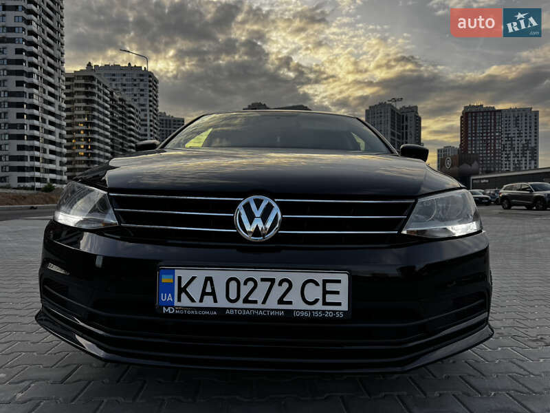 Седан Volkswagen Jetta 2015 в Києві