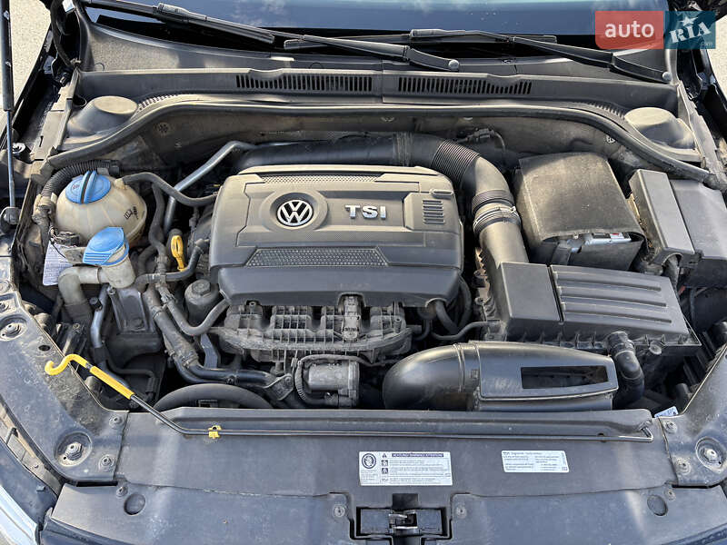 Седан Volkswagen Jetta 2015 в Києві