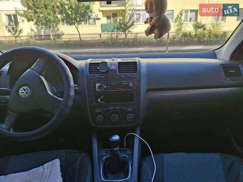Седан Volkswagen Jetta 2008 в Авангарде