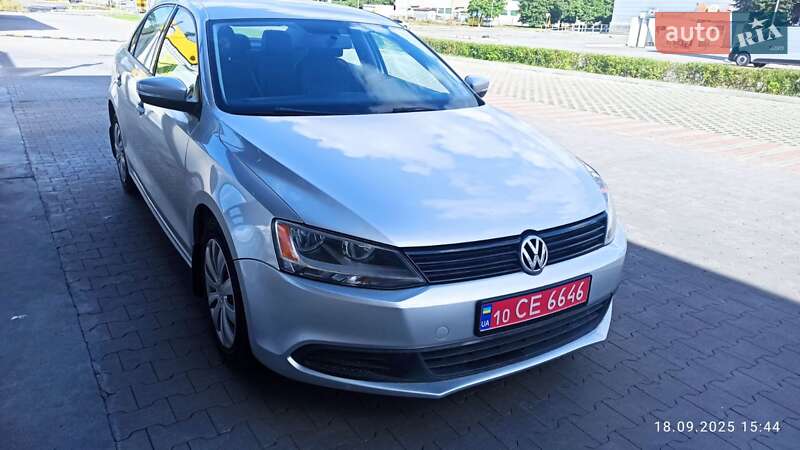 Седан Volkswagen Jetta 2011 в 