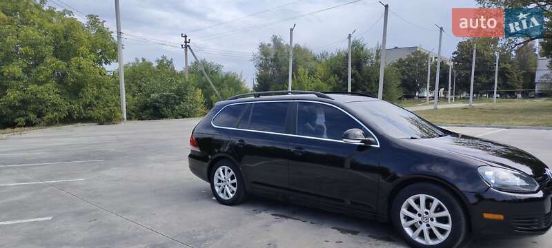 Универсал Volkswagen Jetta 2012 в Синельниково