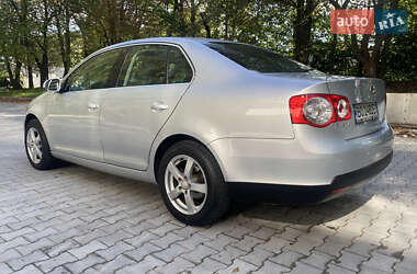 Седан Volkswagen Jetta 2006 в 