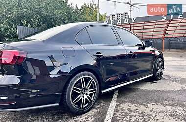 Седан Volkswagen Jetta 2017 в 
