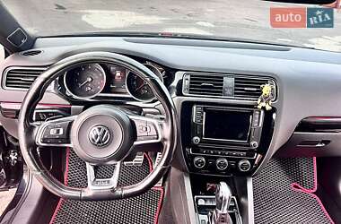 Седан Volkswagen Jetta 2017 в 