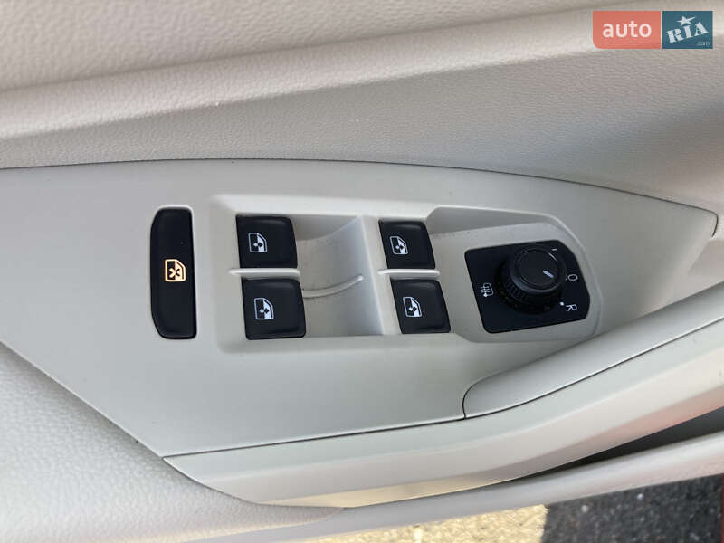 Седан Volkswagen Jetta 2019 в Києві