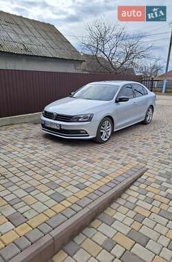 Седан Volkswagen Jetta 2015 в Ізмаїлі