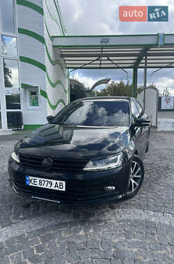 Седан Volkswagen Jetta 2012 в 