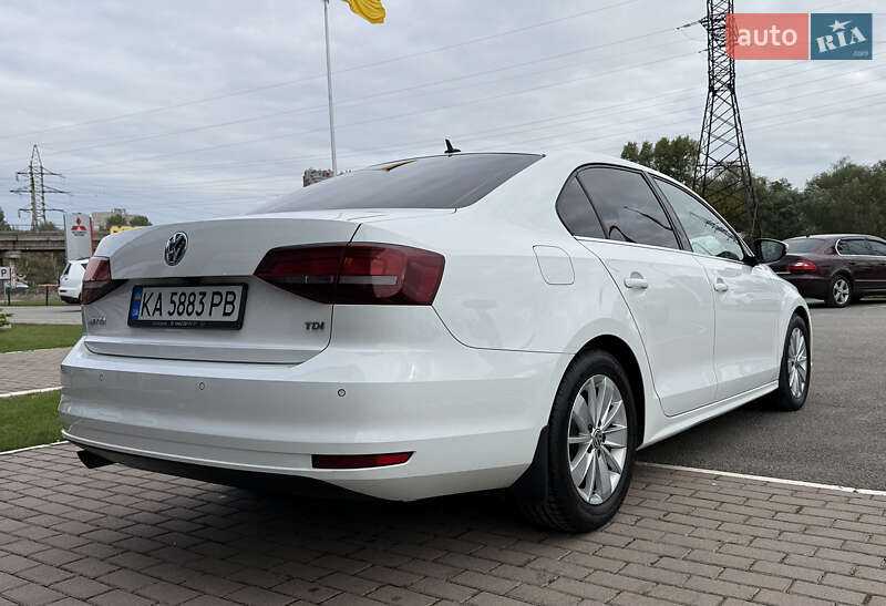 Седан Volkswagen Jetta 2016 в Киеве