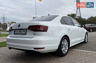 Седан Volkswagen Jetta 2016 в 