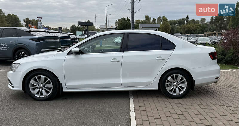 Седан Volkswagen Jetta 2016 в Киеве