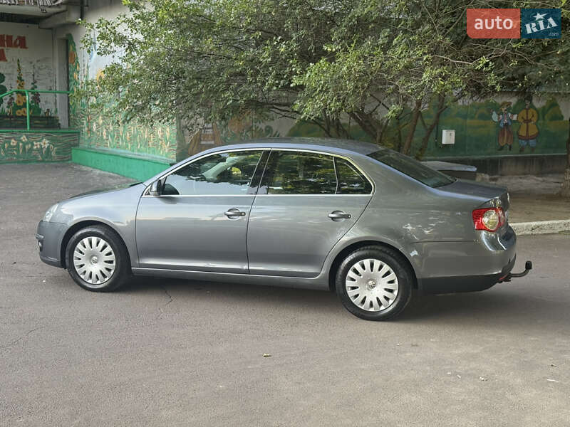 Седан Volkswagen Jetta 2007 в Рівному
