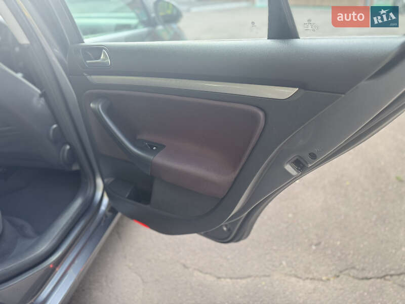 Седан Volkswagen Jetta 2007 в Рівному