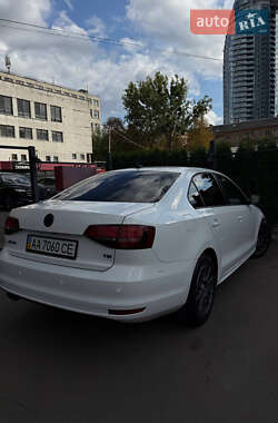 Седан Volkswagen Jetta 2015 в Киеве