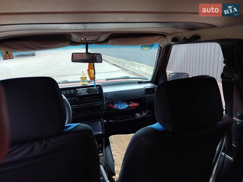 Седан Volkswagen Jetta 1991 в Чернівцях