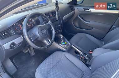 Седан Volkswagen Jetta 2011 в 