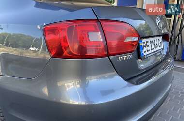 Седан Volkswagen Jetta 2011 в 