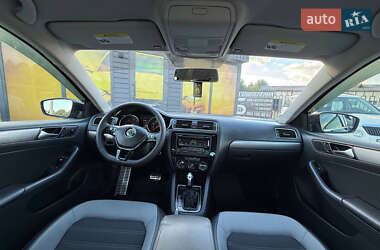 Седан Volkswagen Jetta 2014 в 