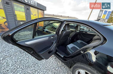 Седан Volkswagen Jetta 2014 в 
