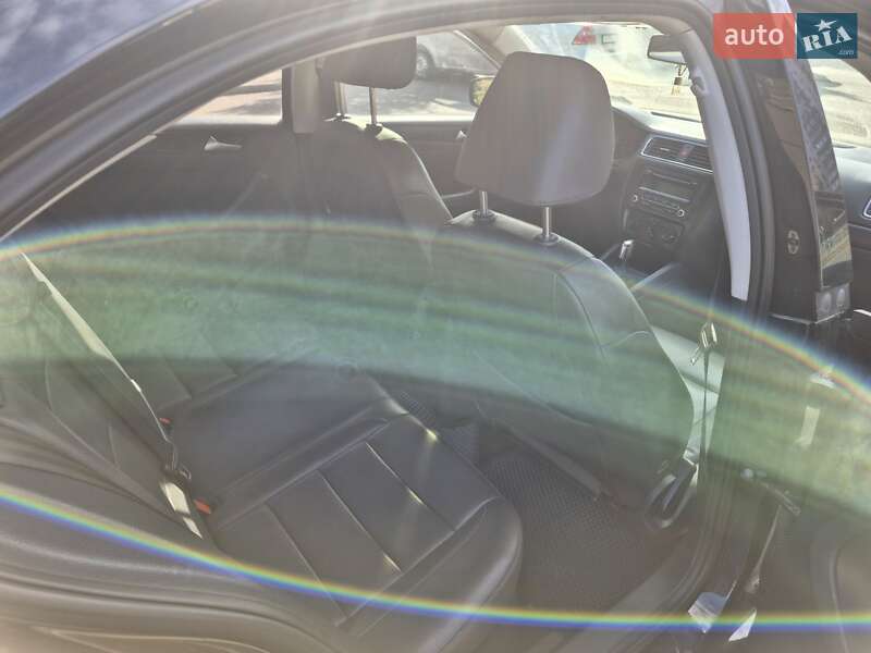 Седан Volkswagen Jetta 2014 в Києві