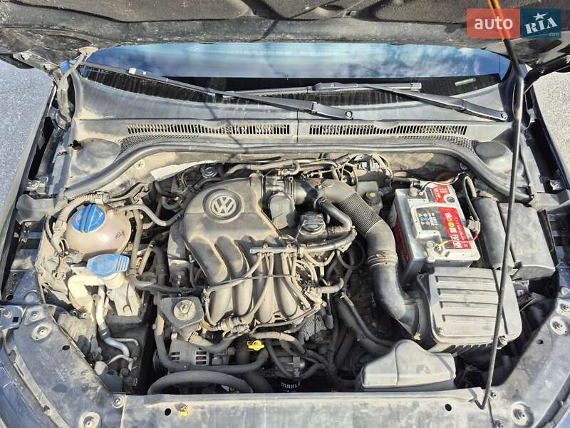 Седан Volkswagen Jetta 2014 в Києві