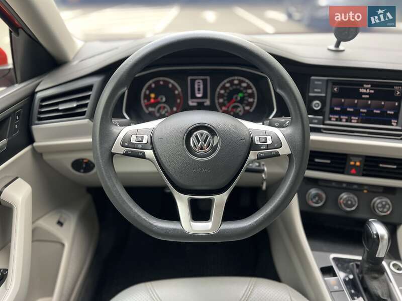 Седан Volkswagen Jetta 2019 в Киеве