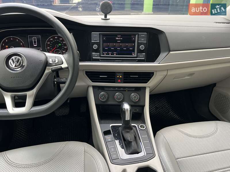 Седан Volkswagen Jetta 2019 в Киеве