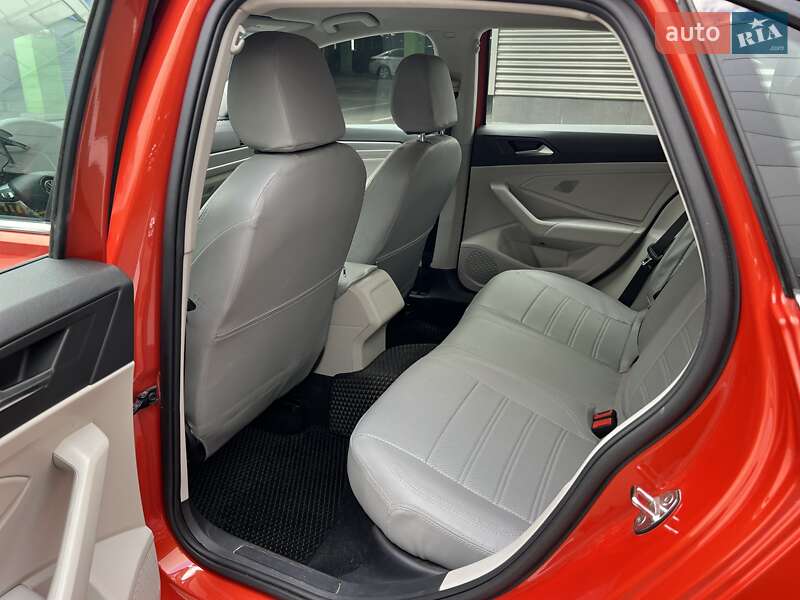 Седан Volkswagen Jetta 2019 в Киеве