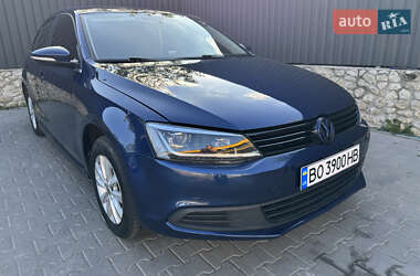 Седан Volkswagen Jetta 2013 в 