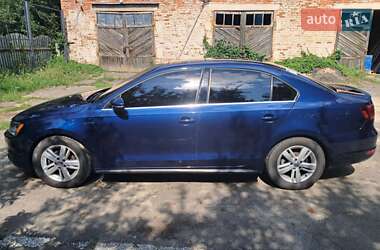 Седан Volkswagen Jetta 2013 в 