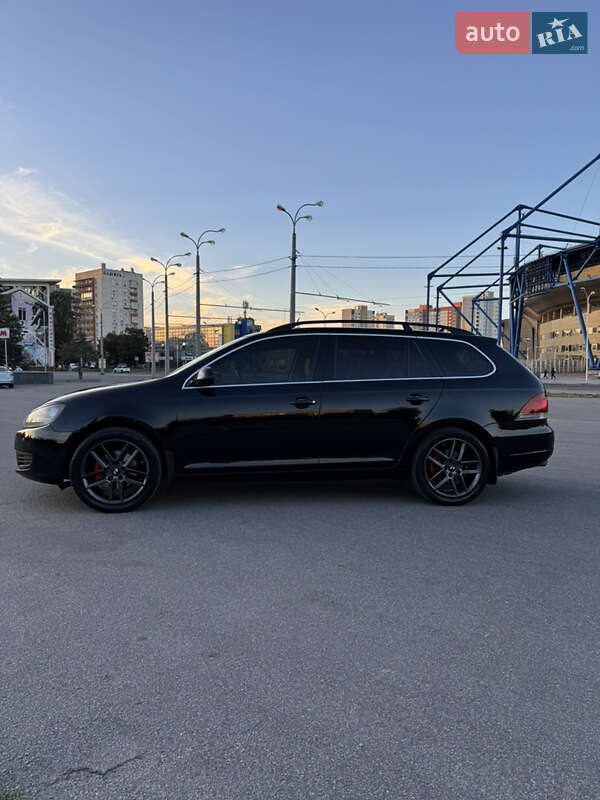Универсал Volkswagen Jetta 2010 в Харькове
