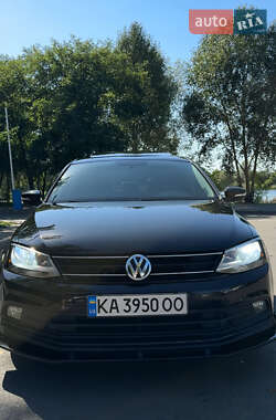 Седан Volkswagen Jetta 2014 в 