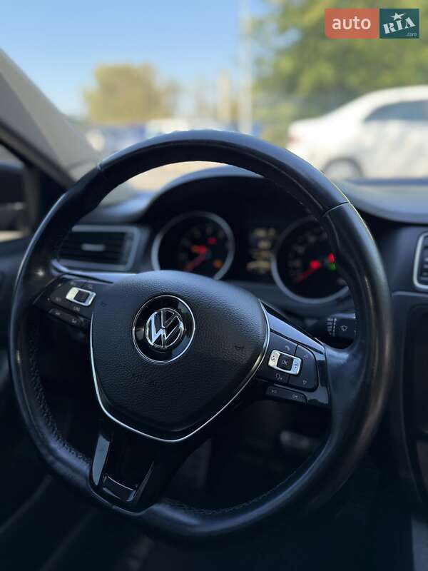 Седан Volkswagen Jetta 2014 в Києві фото 32 Седан Volkswagen Jetta 2014 в Києві