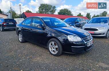 Седан Volkswagen Jetta 2010 в 