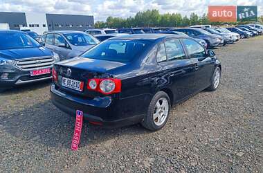 Седан Volkswagen Jetta 2010 в 