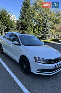Седан Volkswagen Jetta 2015 в 
