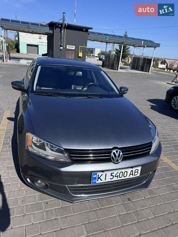 Седан Volkswagen Jetta 2014 в 