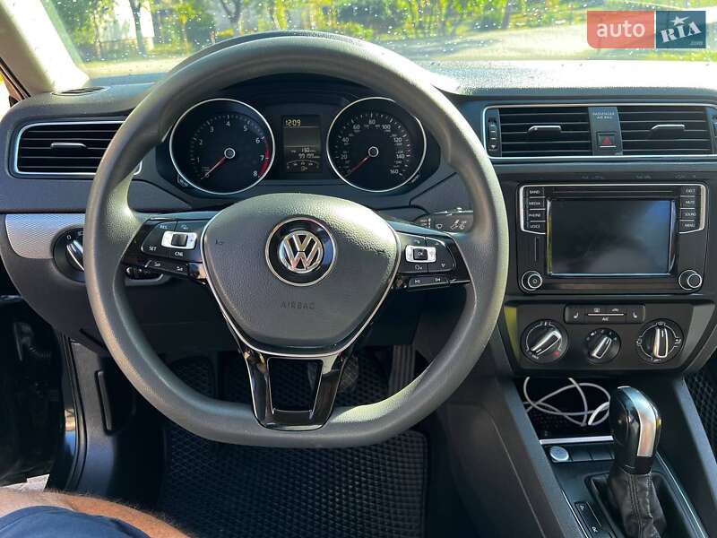 Седан Volkswagen Jetta 2016 в Львове