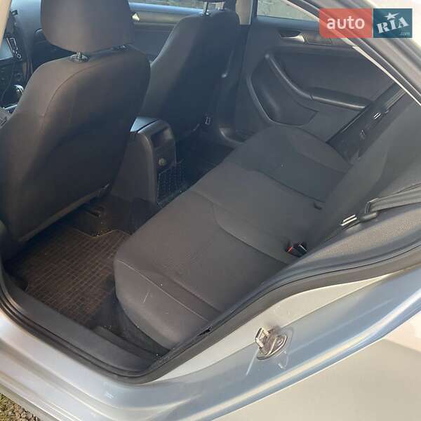 Седан Volkswagen Jetta 2015 в Києві