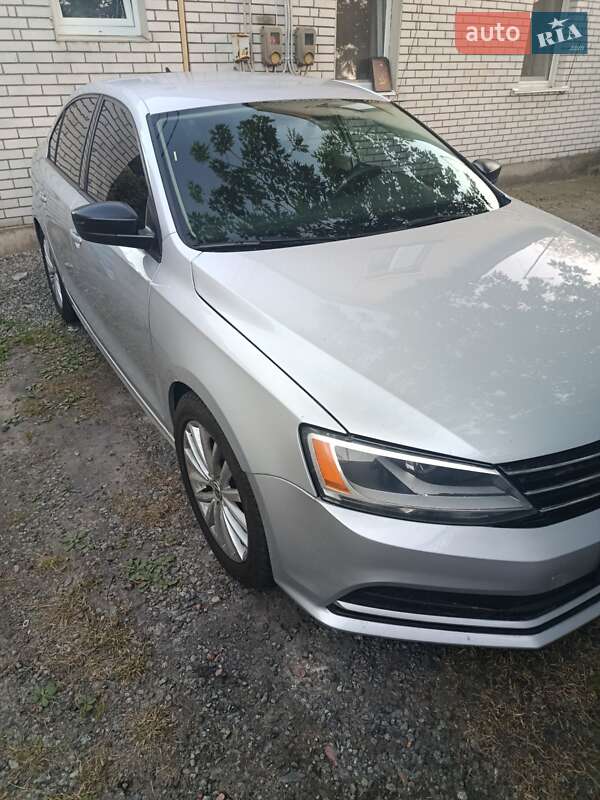 Седан Volkswagen Jetta 2015 в Києві