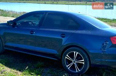 Седан Volkswagen Jetta 2013 в Долинской