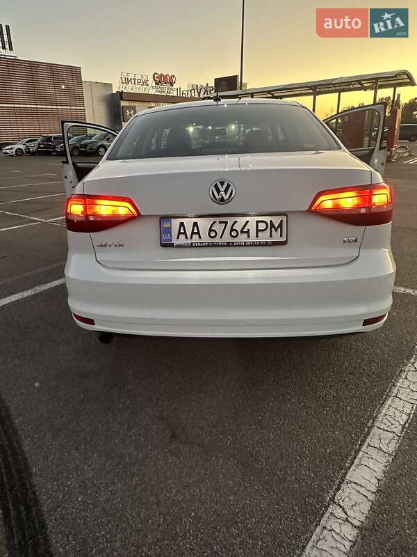 Седан Volkswagen Jetta 2016 в Києві фото 20 Седан Volkswagen Jetta 2016 в Києві