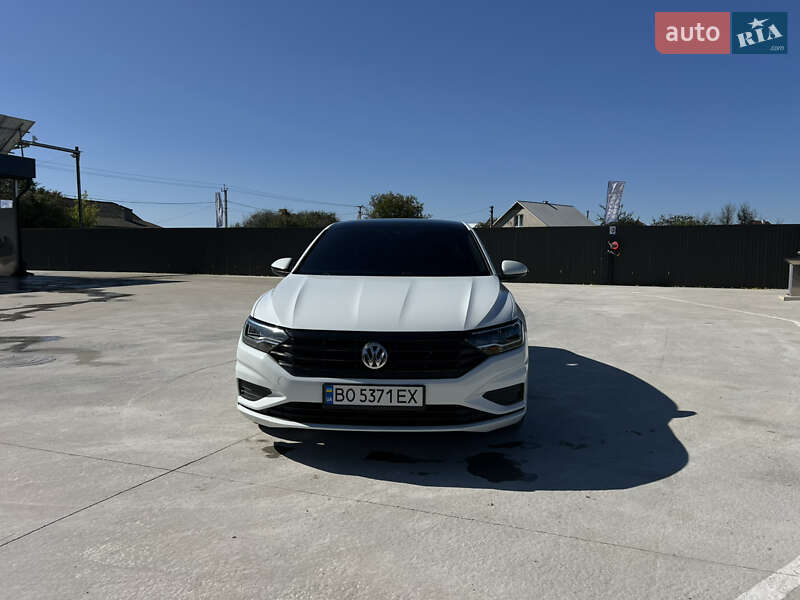 Седан Volkswagen Jetta 2018 в Чорткові