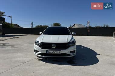 Седан Volkswagen Jetta 2018 в 