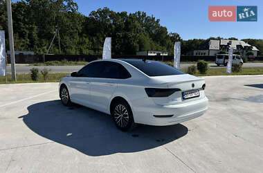 Седан Volkswagen Jetta 2018 в 