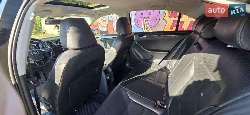 Седан Volkswagen Jetta 2015 в Києві