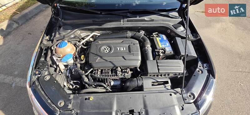 Седан Volkswagen Jetta 2015 в Києві