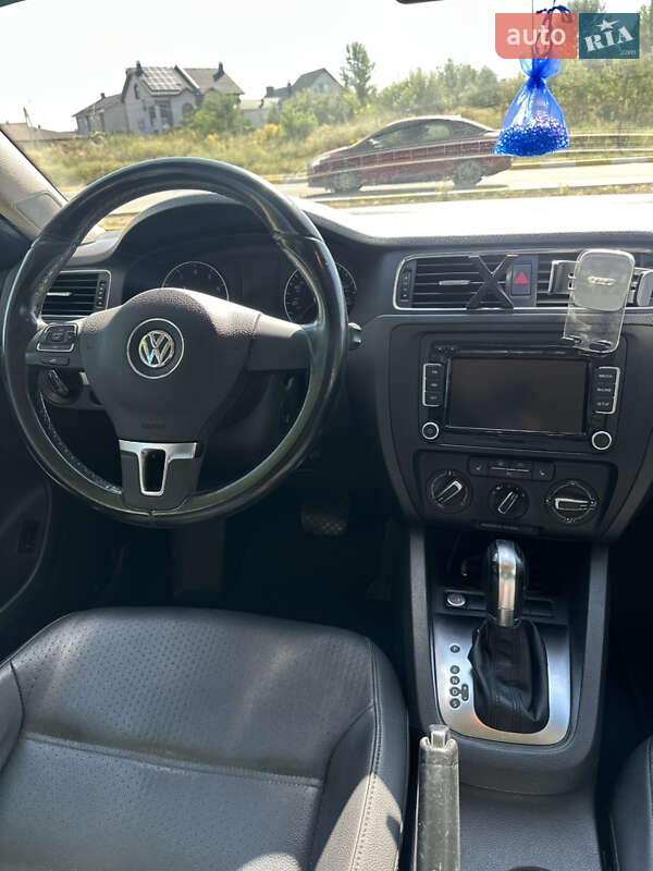 Седан Volkswagen Jetta 2013 в Киеве фото 3 Седан Volkswagen Jetta 2013 в Киеве