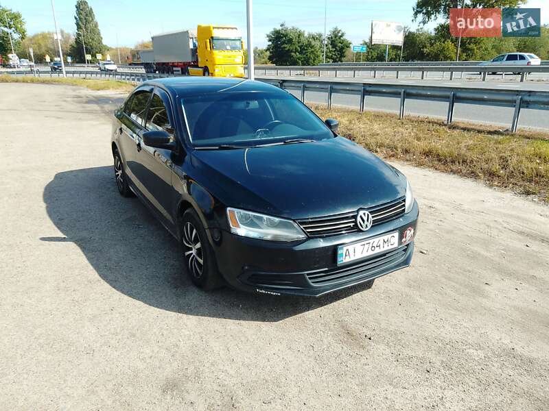 Седан Volkswagen Jetta 2013 в 