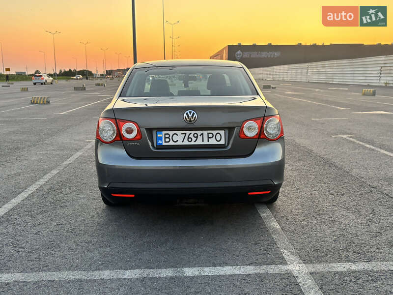 Седан Volkswagen Jetta 2007 в Львове