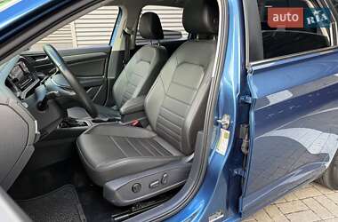 Седан Volkswagen Jetta 2020 в 